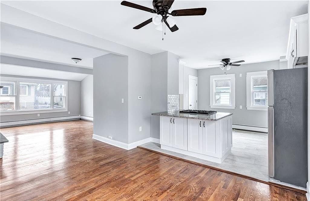 41 Spring St - Photo 4 of 15