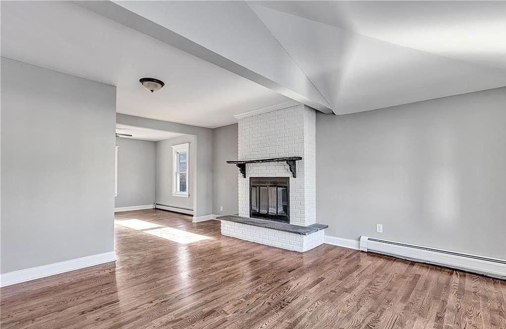 41 Spring St - Photo 5 of 15