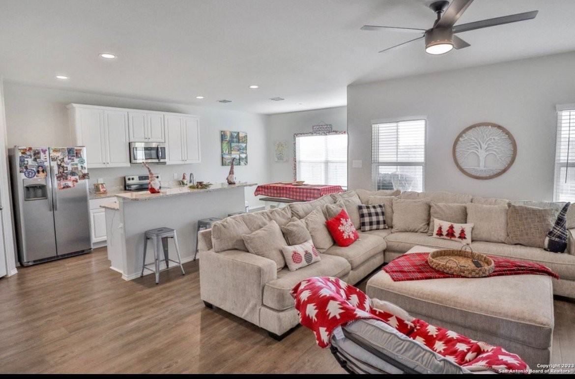 6011 Macdona Rdg - Photo 2 of 8