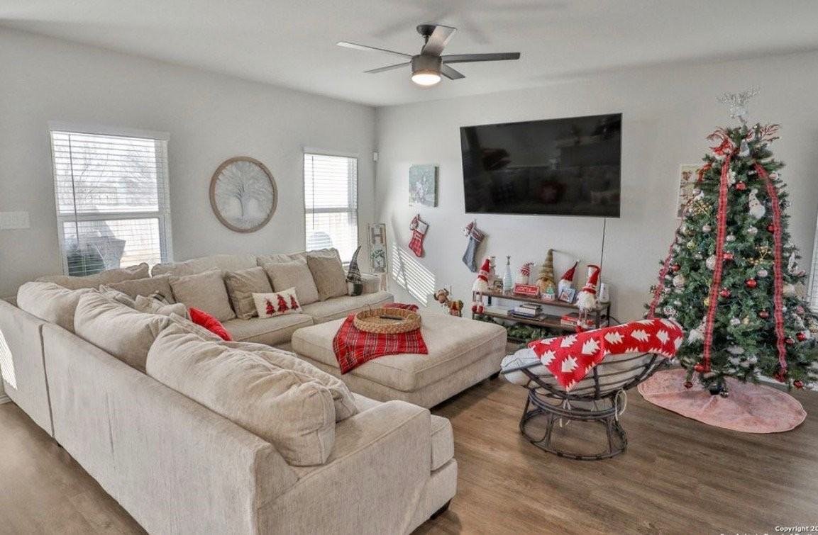 6011 Macdona Rdg - Photo 3 of 8