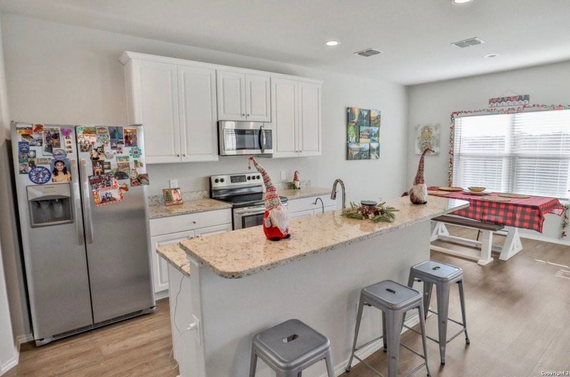 6011 Macdona Rdg - Photo 4 of 8