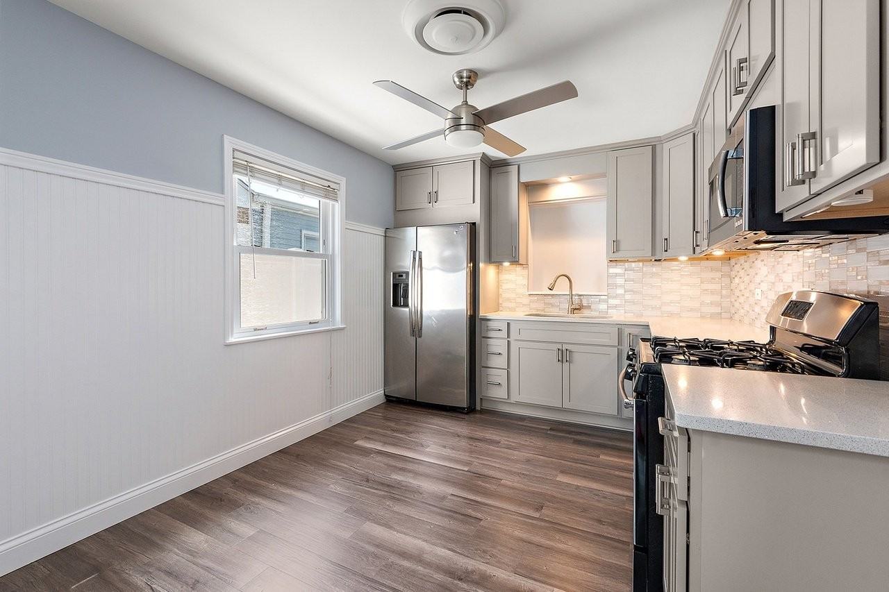 9604 S Knox Ave - Photo 6 of 14