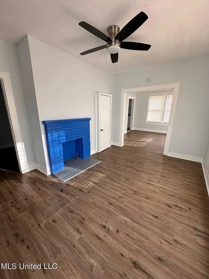 148 Princeton St - Photo 2 of 11