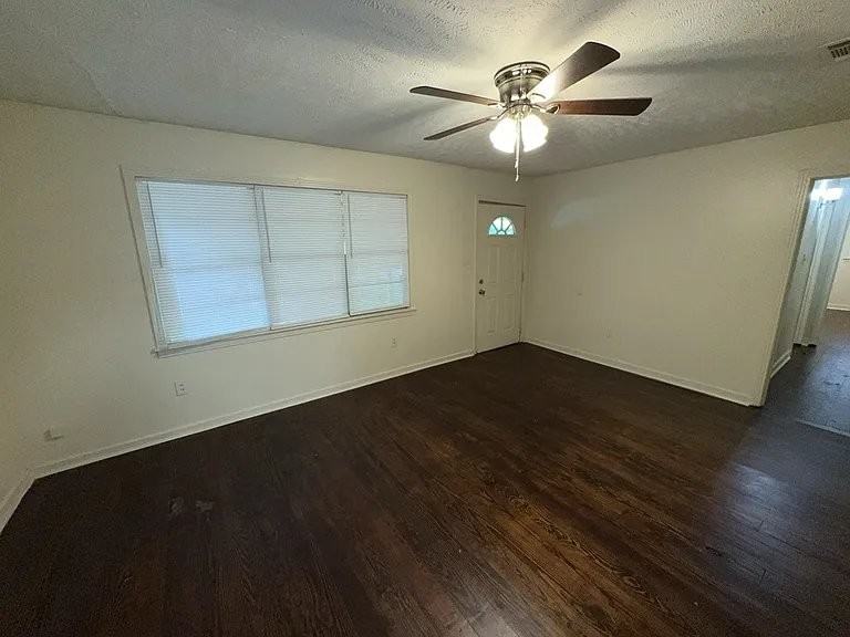 2615 Hillside Dr - Photo 2 of 11