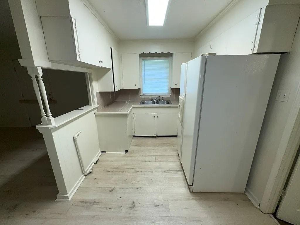 2615 Hillside Dr - Photo 3 of 11