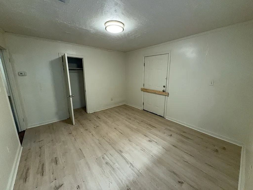 2615 Hillside Dr - Photo 4 of 11