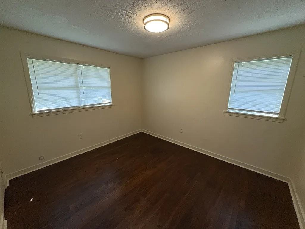 2615 Hillside Dr - Photo 5 of 11