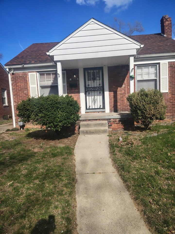 19324 Avon Ave - Photo 3 of 11