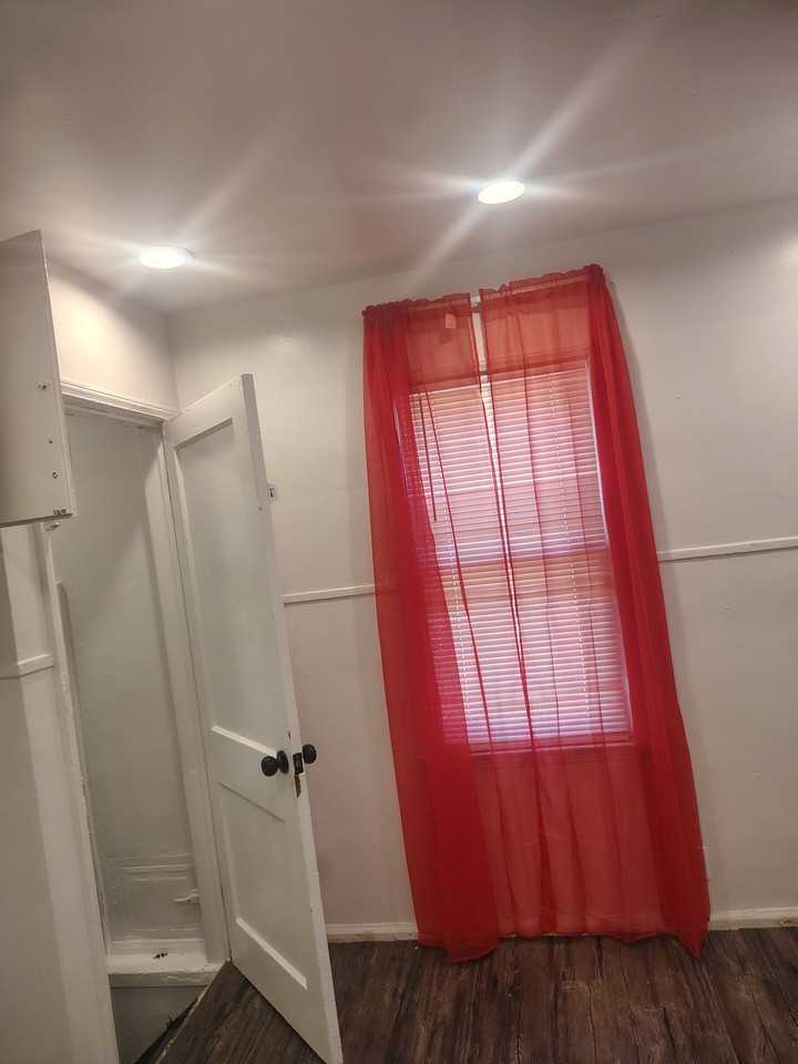 19324 Avon Ave - Photo 5 of 11