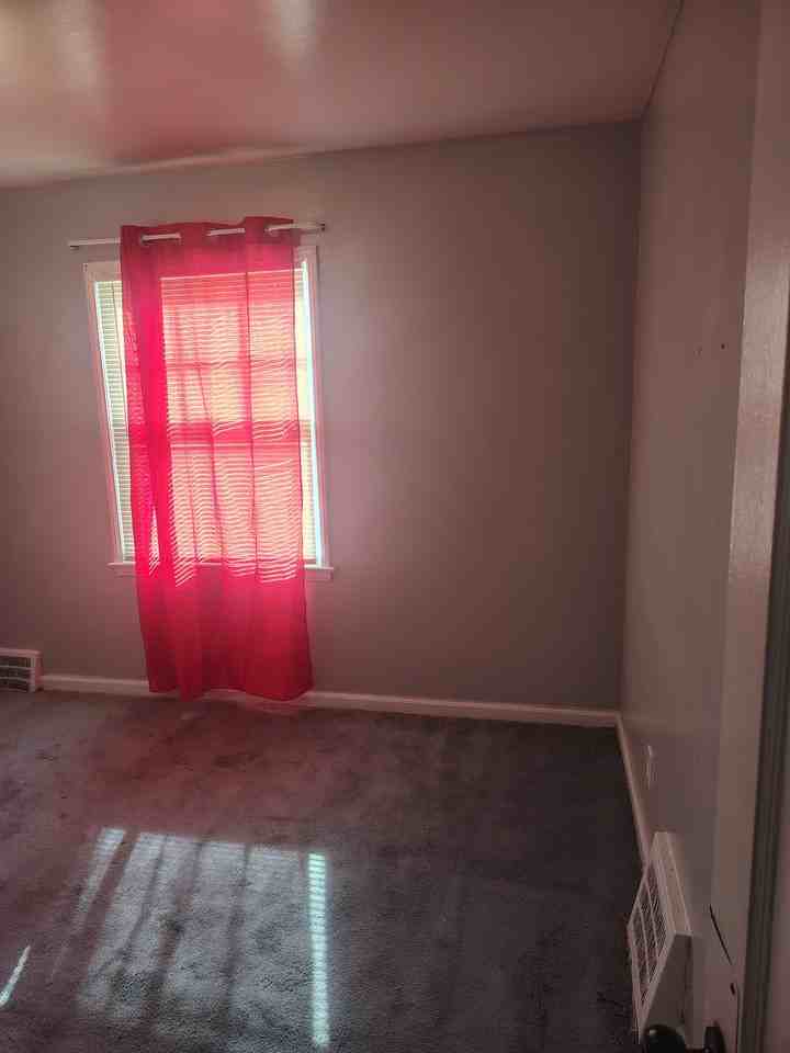 19324 Avon Ave - Photo 6 of 11