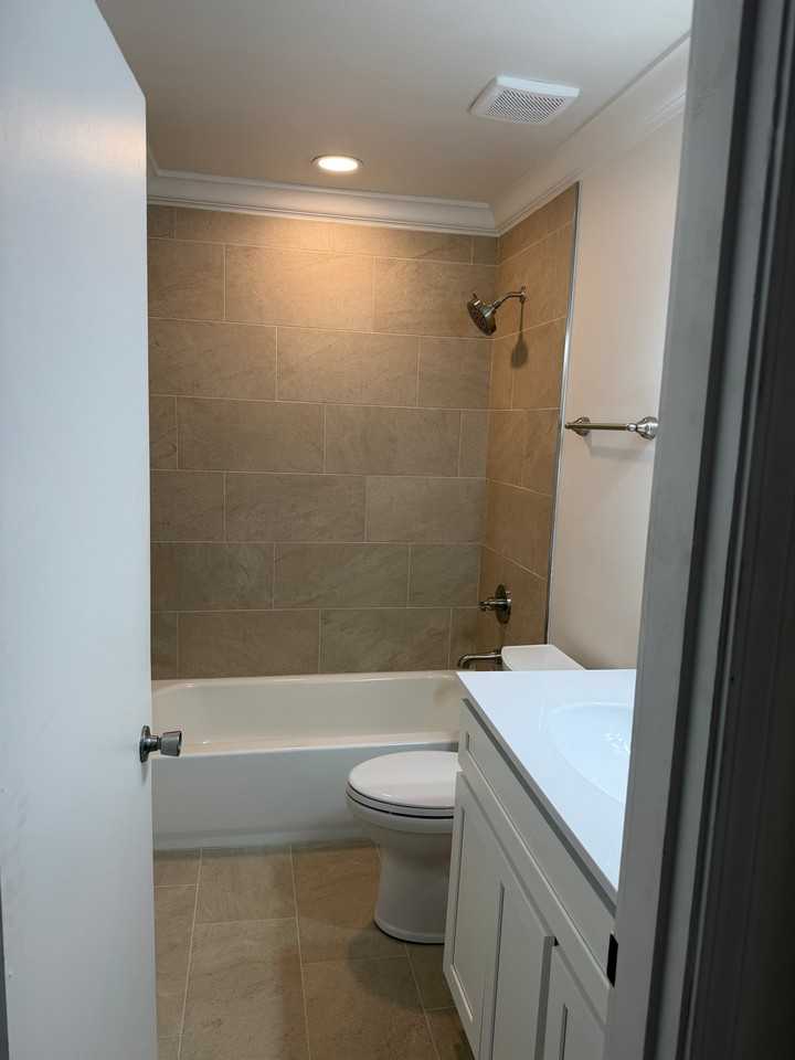 1632 Stafford Ave - Photo 5 of 8