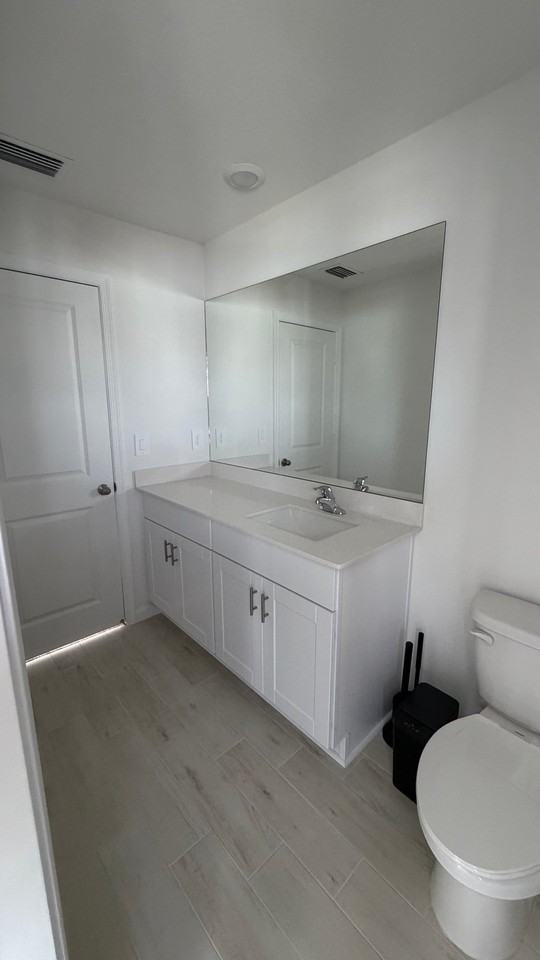 540 Salisbury Cir - Photo 3 of 7