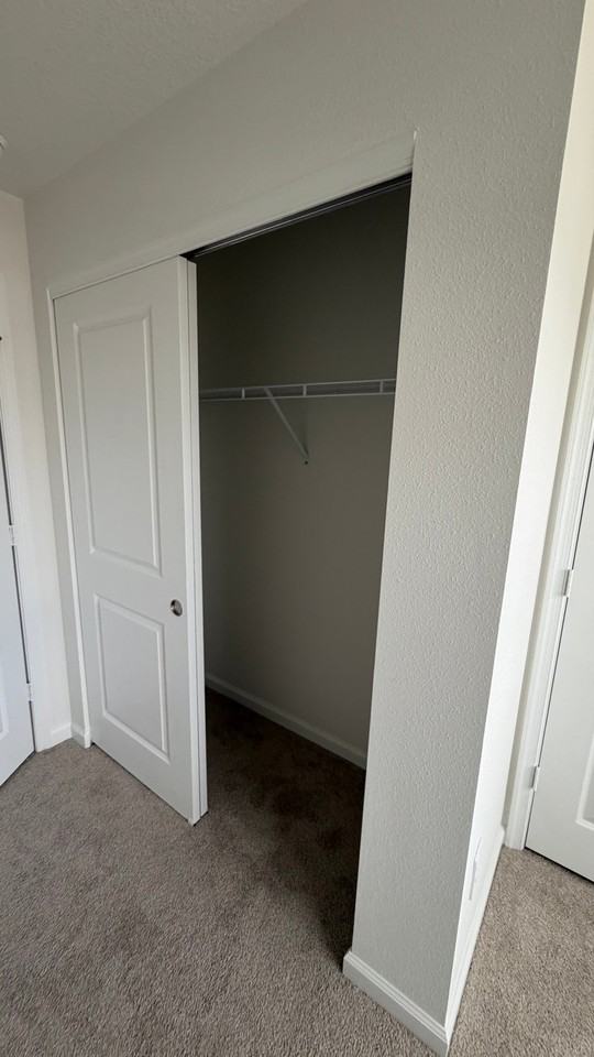 540 Salisbury Cir - Photo 5 of 7