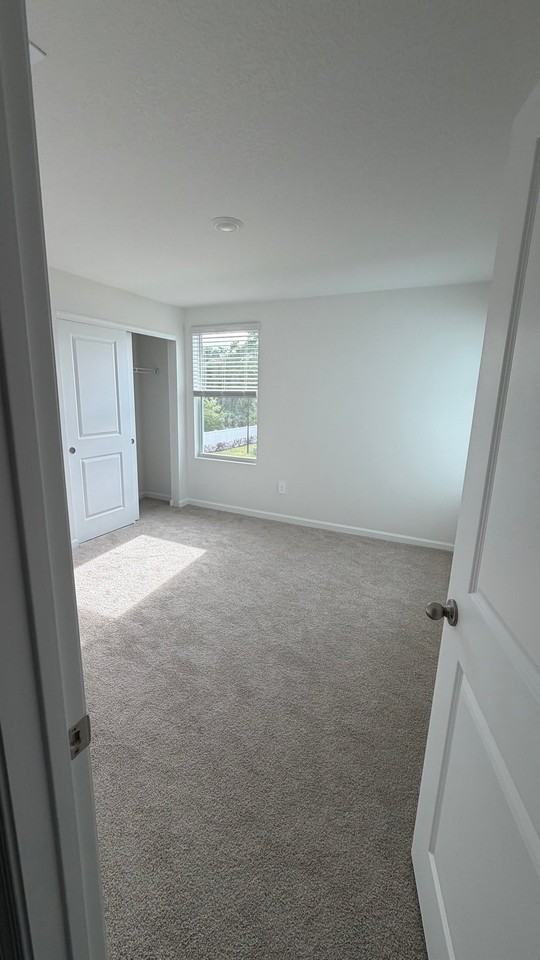 540 Salisbury Cir - Photo 6 of 7