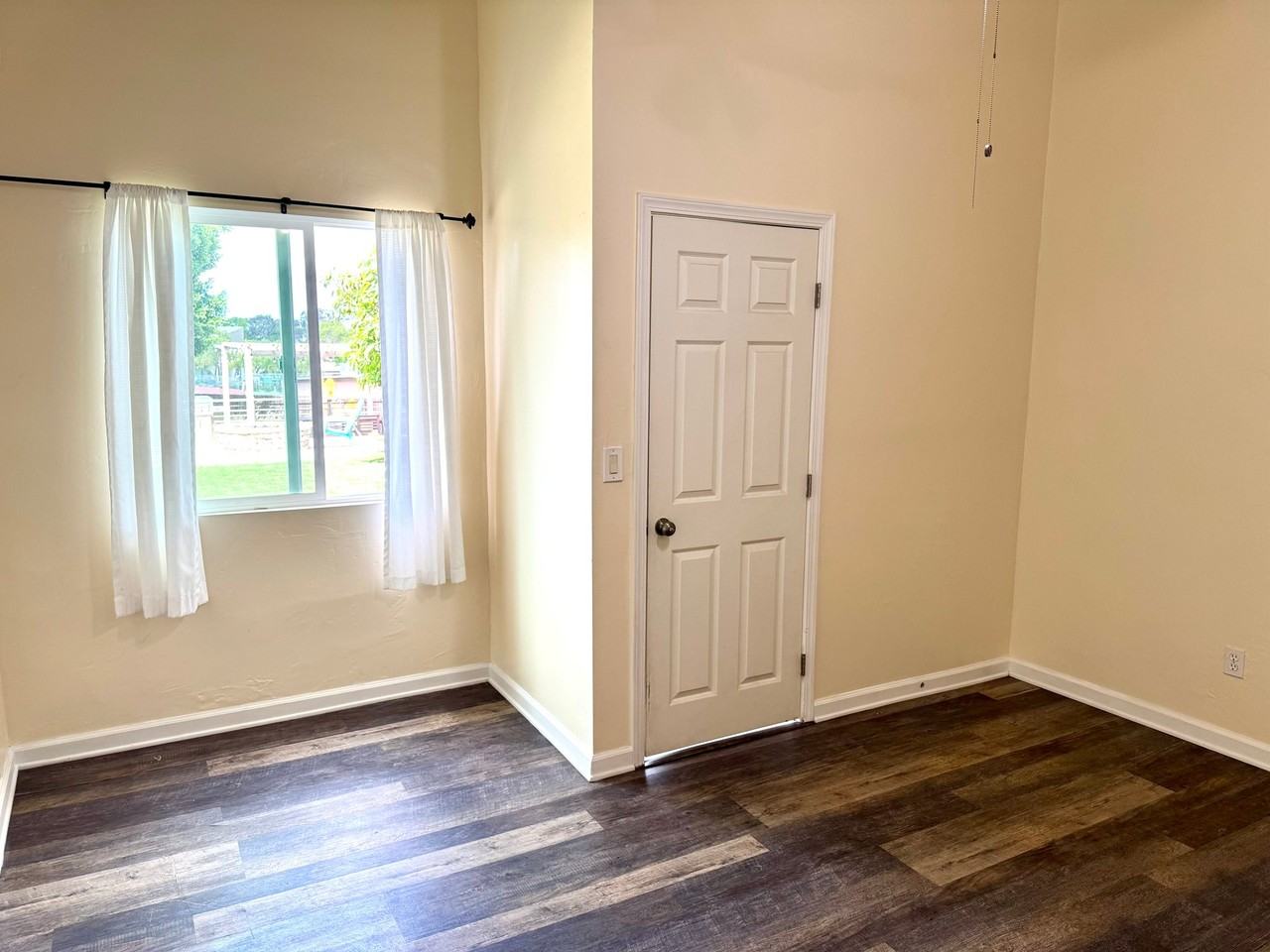 7438 Orien Ave - Photo 6 of 20