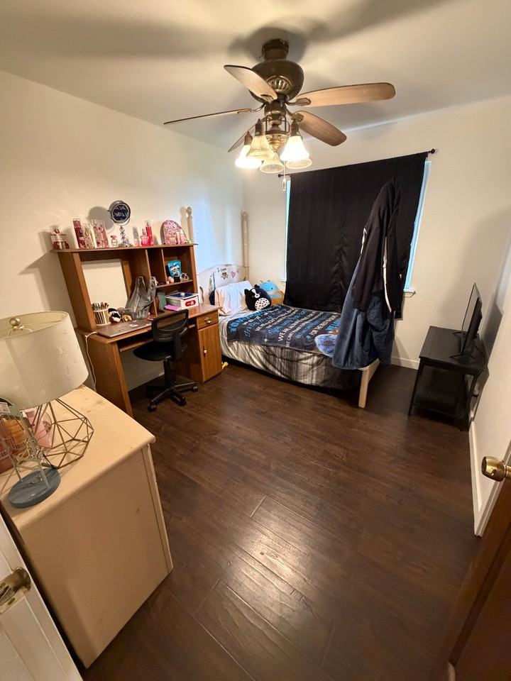 127 Goodall St - Photo 6 of 19