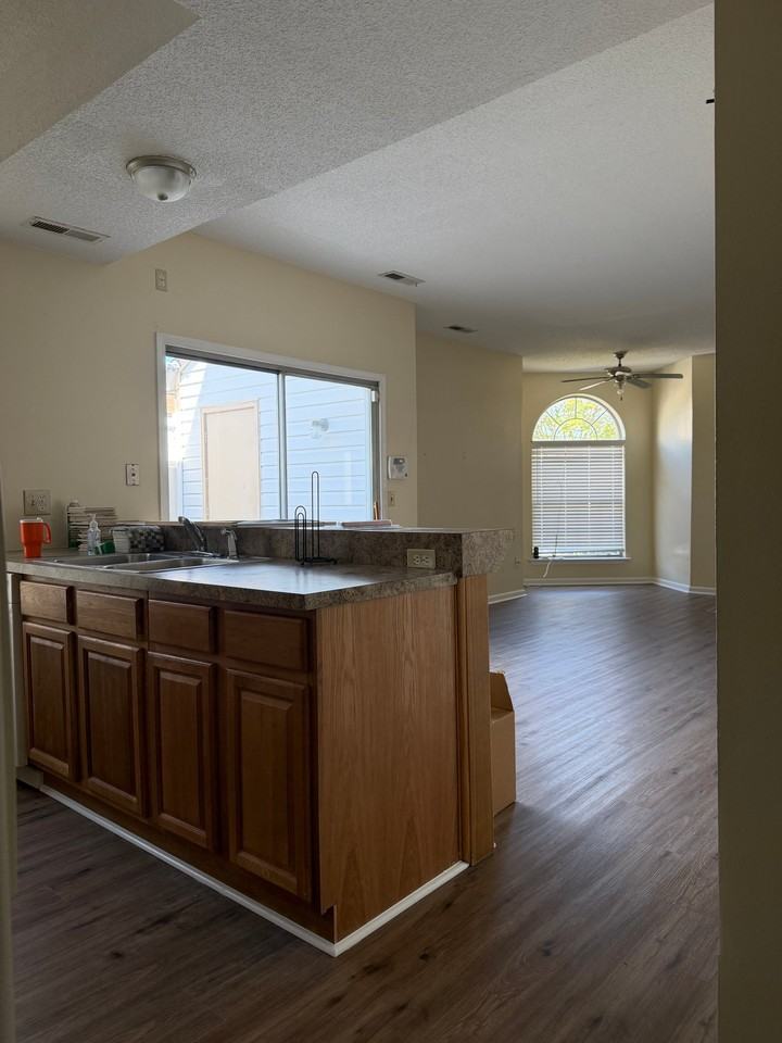 716 Harbor Springs Trl - Photo 5 of 11