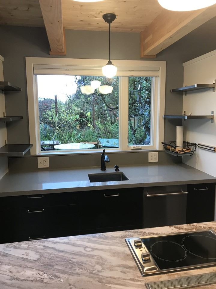 1412 Se Carlton St #B - Photo 2 of 11