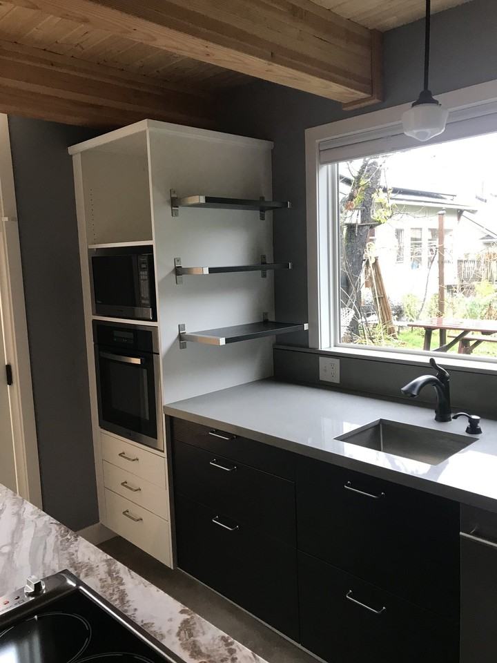 1412 Se Carlton St #B - Photo 5 of 11