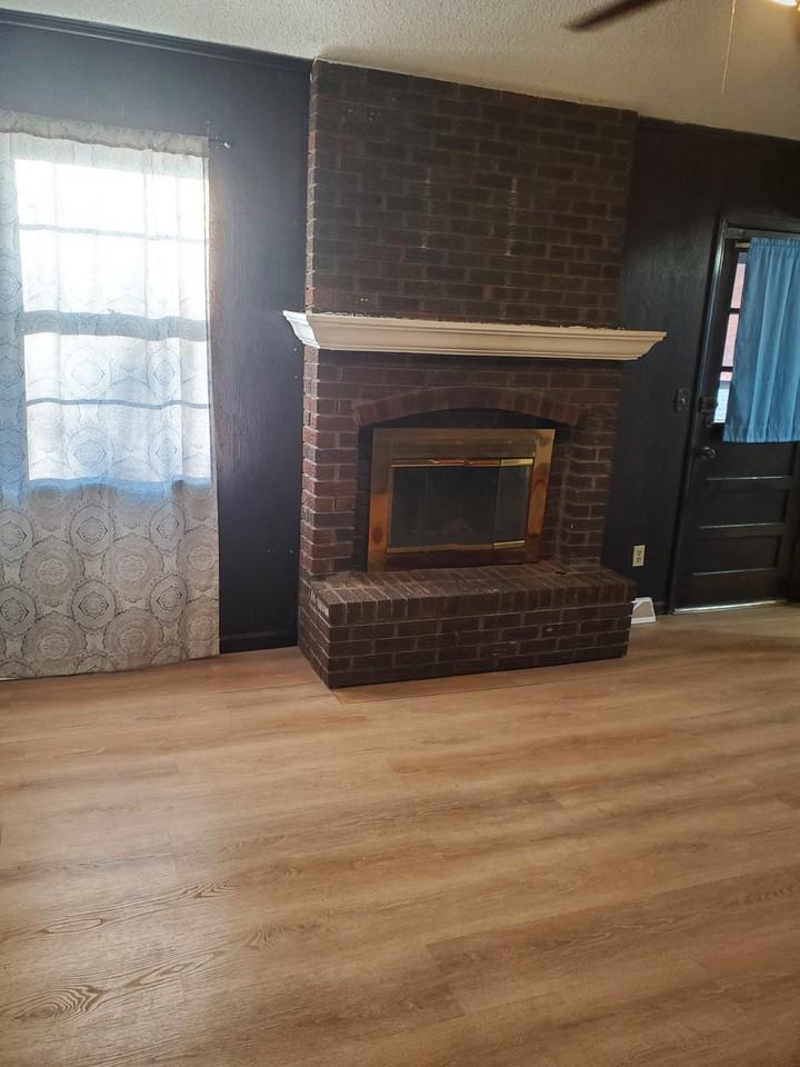 4820 England St - Photo 5 of 5