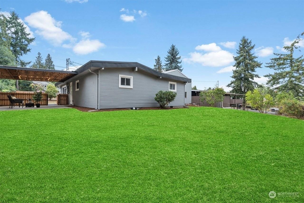 18912 46th Ave S - Photo 3 of 18