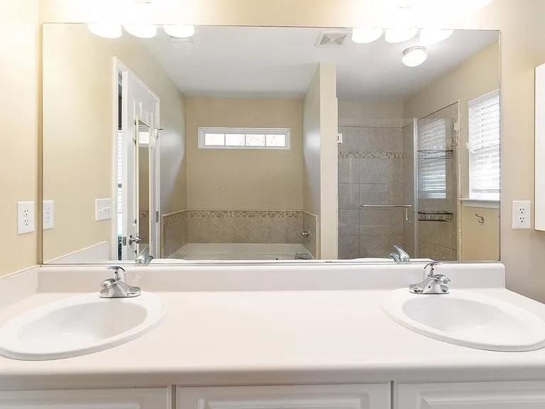 5229 Silabert Ave - Photo 6 of 12