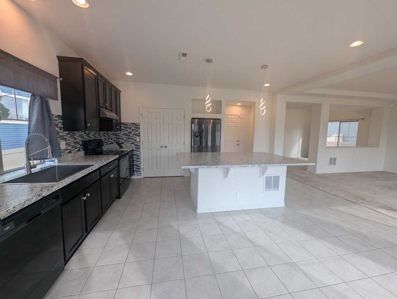 5325 Ventura St - Photo 6 of 12