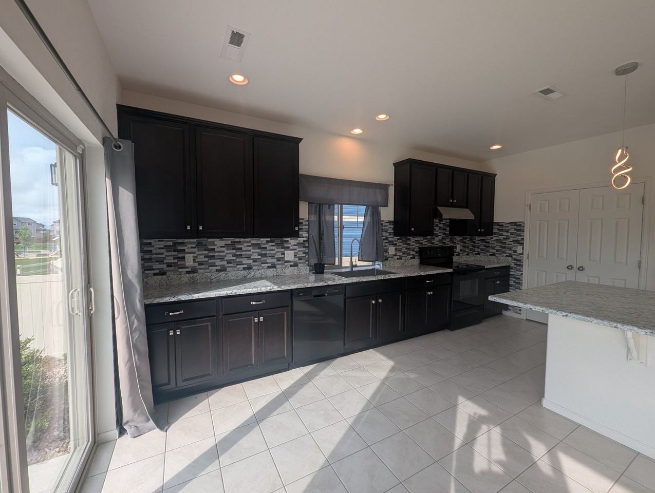 5325 Ventura St - Photo 7 of 12