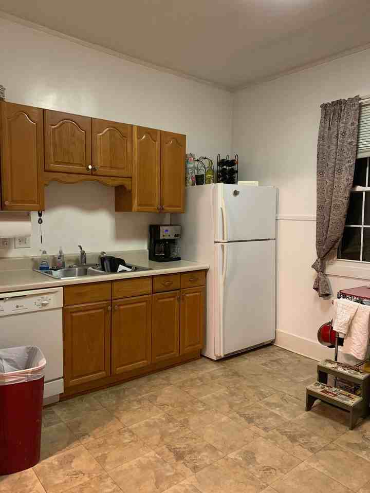 199 Lake Dr - Photo 3 of 8