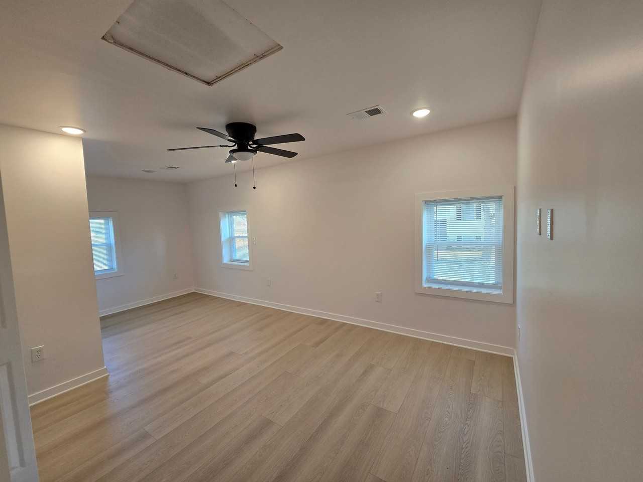 198 S Court St - Photo 2 of 21