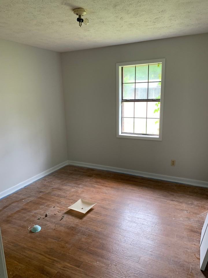 209 Shelby Dr - Photo 2 of 7