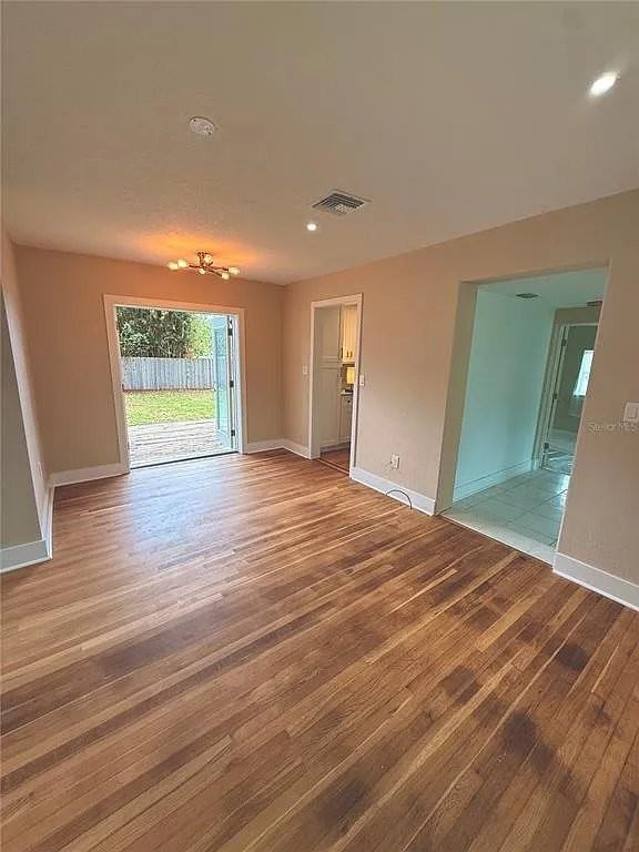 238 N Main St - Photo 4 of 9