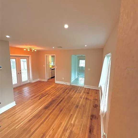 238 N Main St - Photo 5 of 9