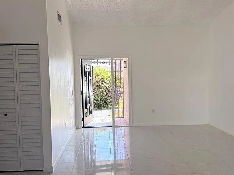 12237 Sw 210th St - Photo 3 of 19