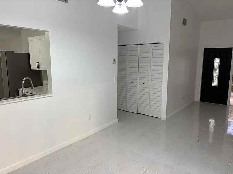 12237 Sw 210th St - Photo 4 of 19