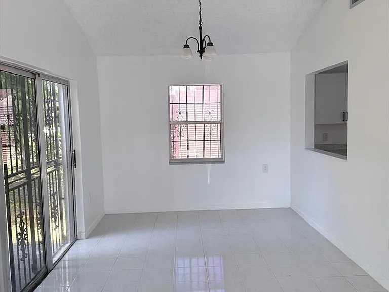 12237 Sw 210th St - Photo 5 of 19