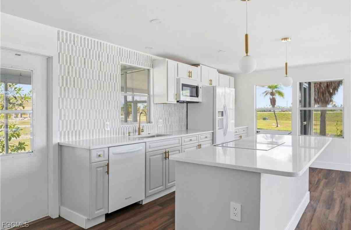 13670 Dowitcher Dr - Photo 3 of 46