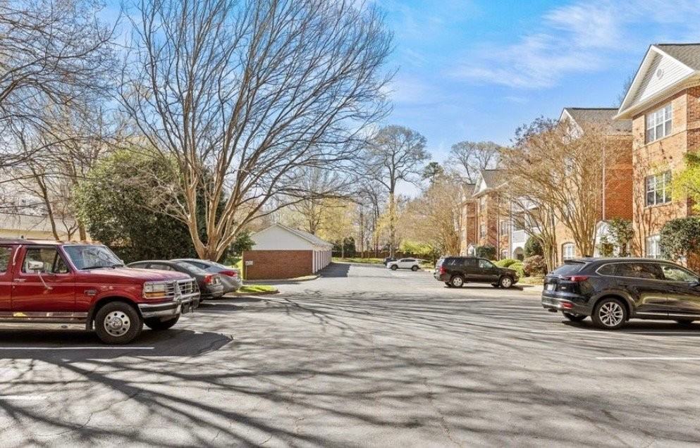 5601 Fairview Rd - Photo 3 of 11