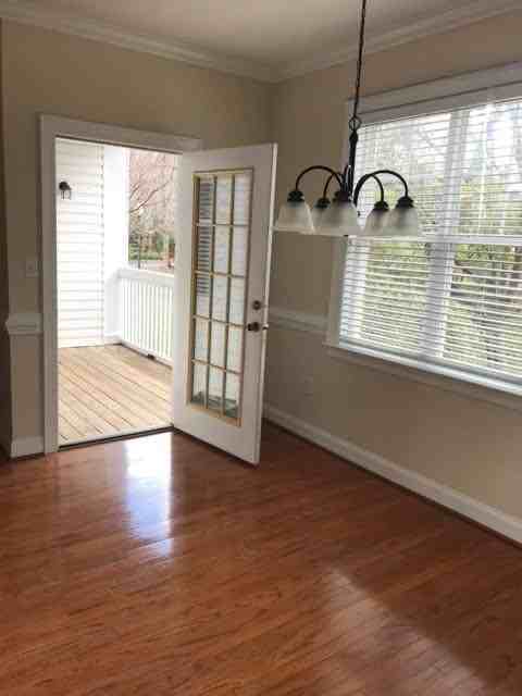 5601 Fairview Rd - Photo 7 of 11