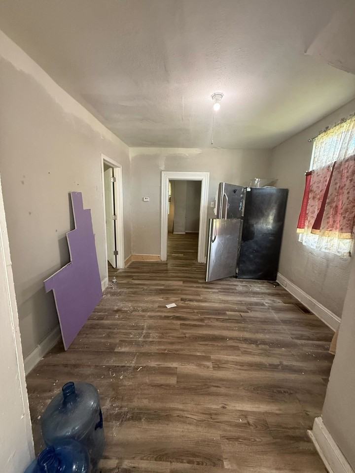 1315 Poindexter St - Photo 6 of 13