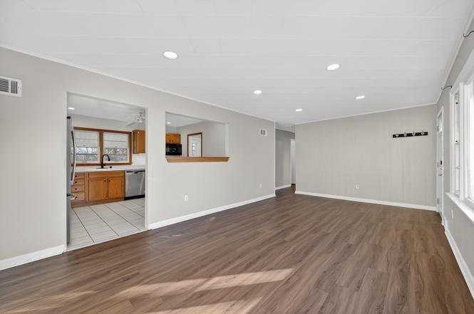 7524 Virginian Dr - Photo 2 of 9