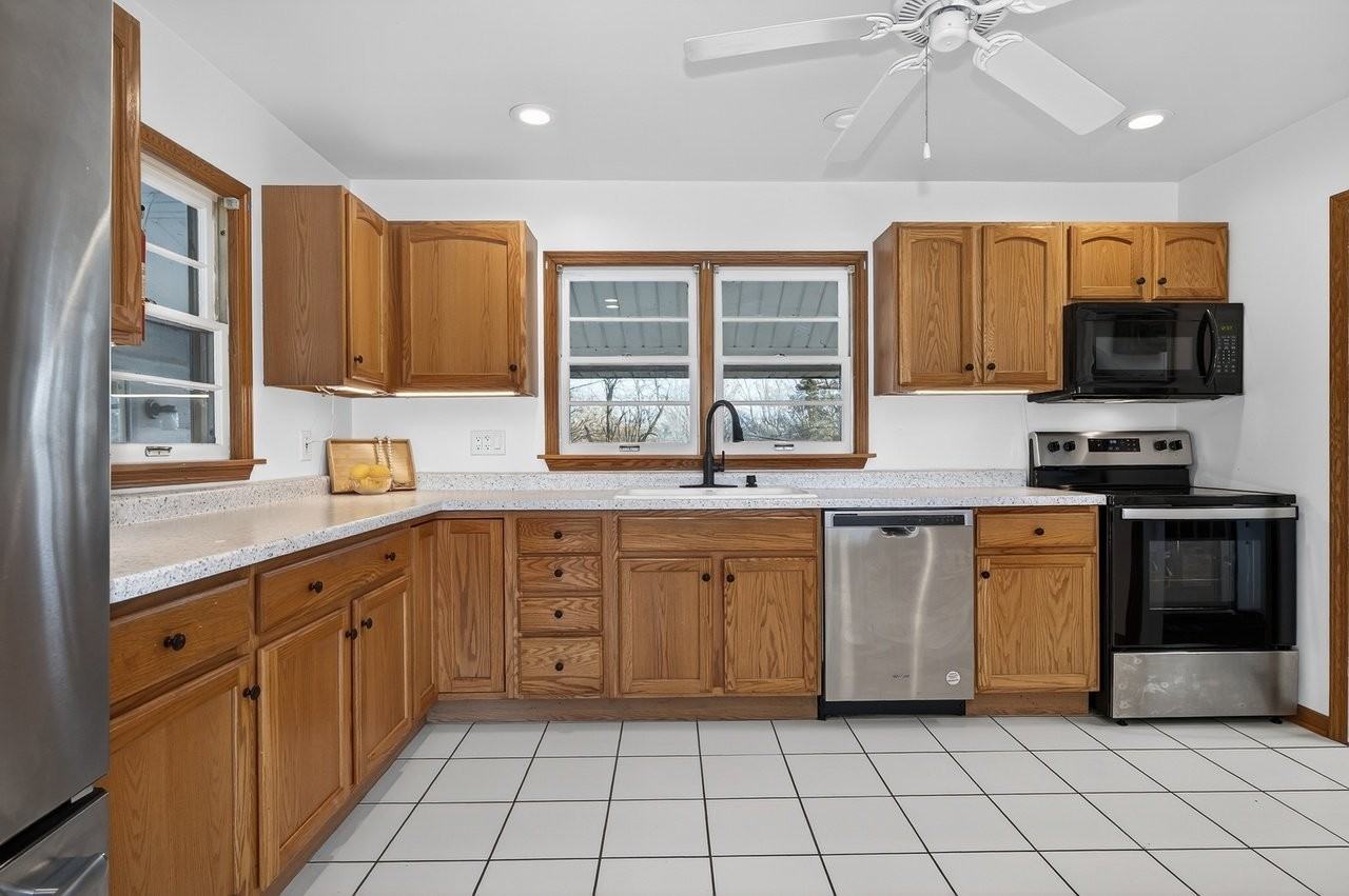 7524 Virginian Dr - Photo 5 of 9