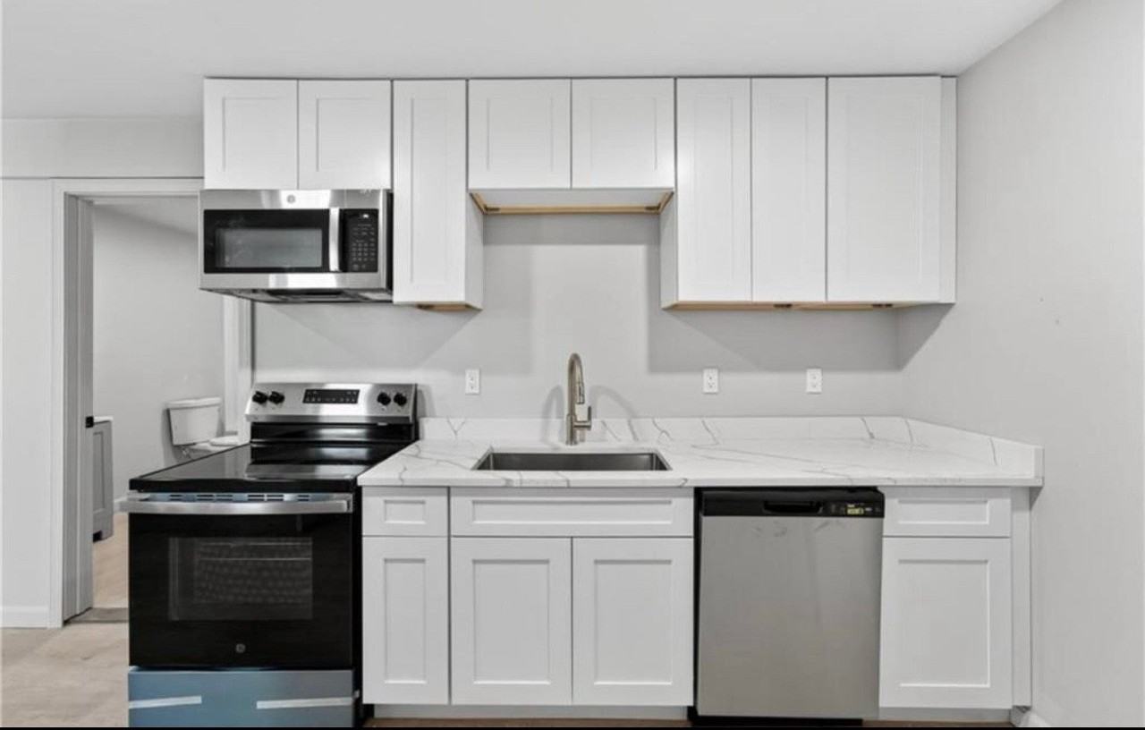 165 Rounds Ave #B - Photo 2 of 6