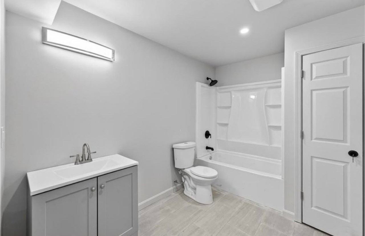 165 Rounds Ave #B - Photo 6 of 6