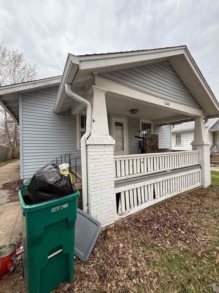 1245 Sedgwick St - Photo 2 of 8