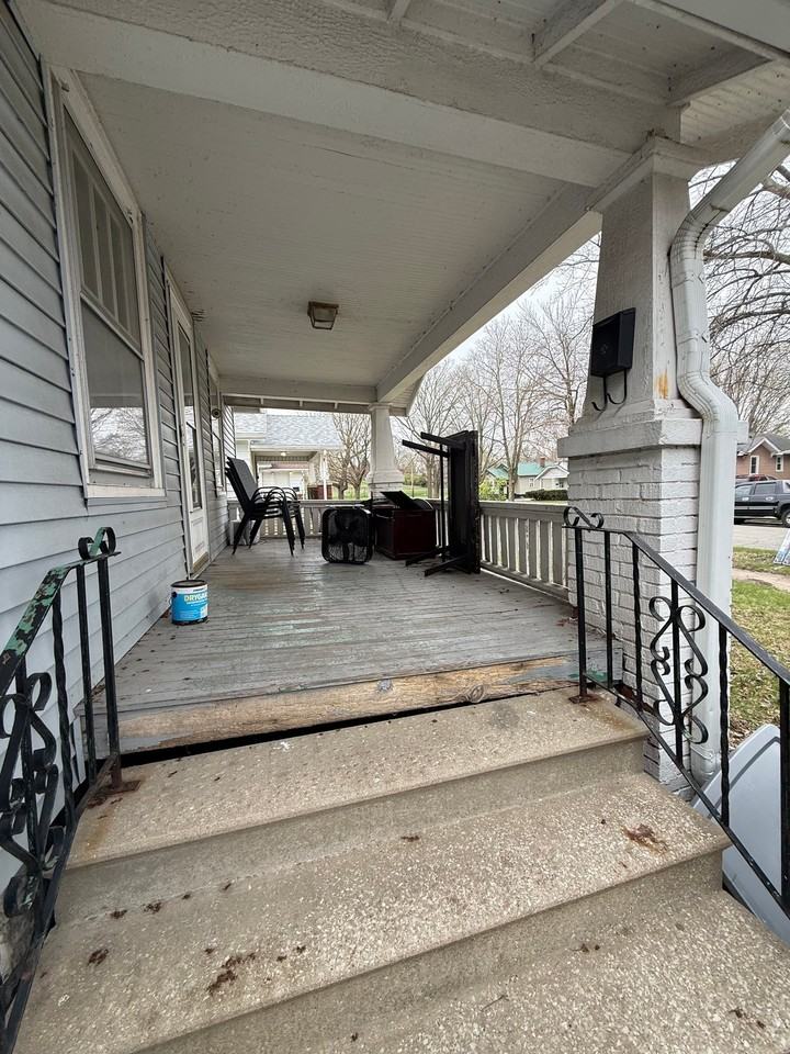 1245 Sedgwick St - Photo 4 of 8