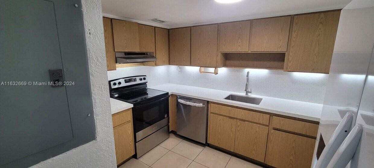 319 Nw 109th Ave #6B - Photo 6 of 18