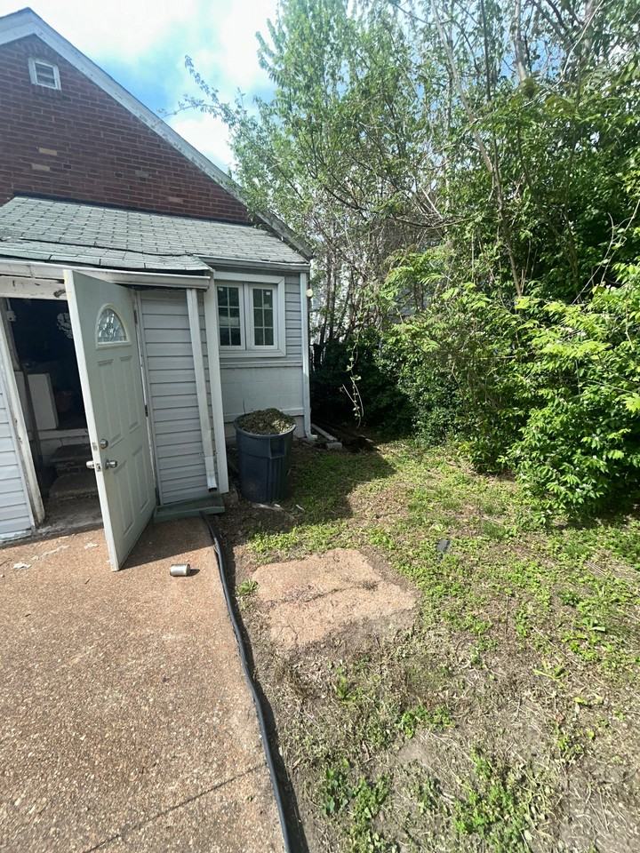 2218 Farrar St - Photo 4 of 20