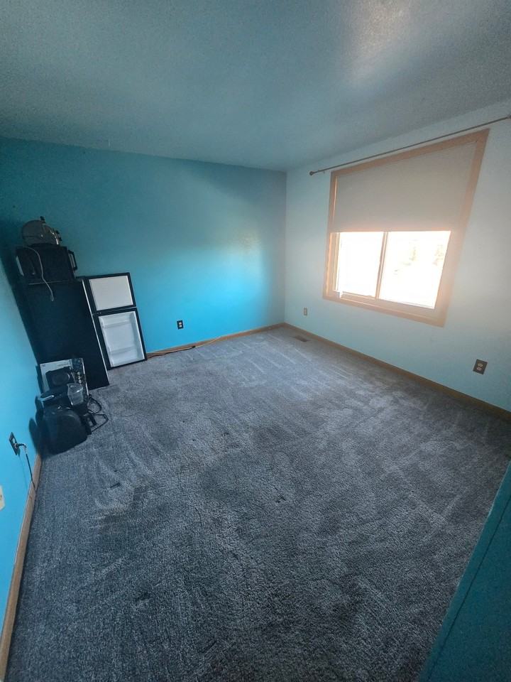 15030 Harrison St - Photo 4 of 8