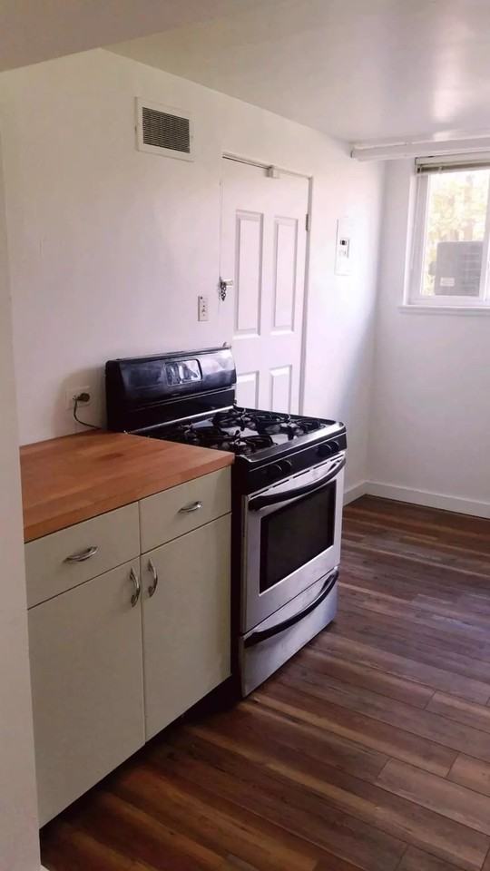 2763 Hooker St - Photo 2 of 19